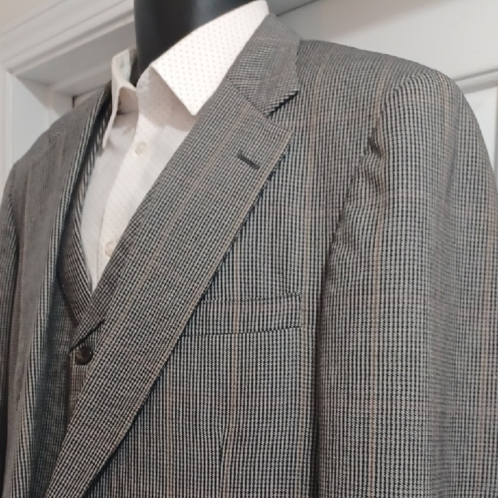 Classic Custom Men's Plaid Gray 3-Piece Suit, 42L / 36W x 32L - Picture 8 of 16